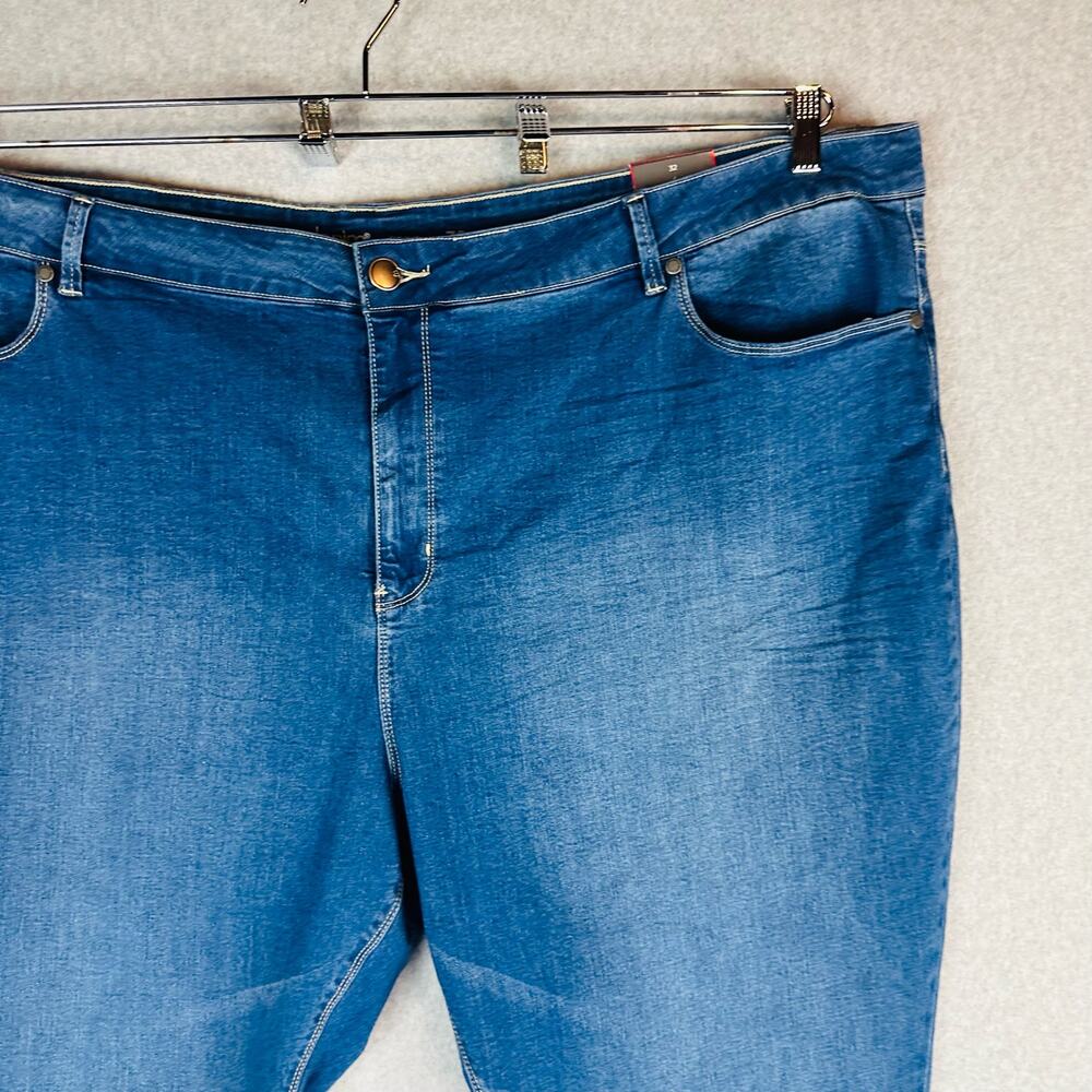 New Avenue Denim Womans Sz 32 Plus Crop Jeans Blue Denim Pockets Raw Hem NWT - Picture 3 of 11